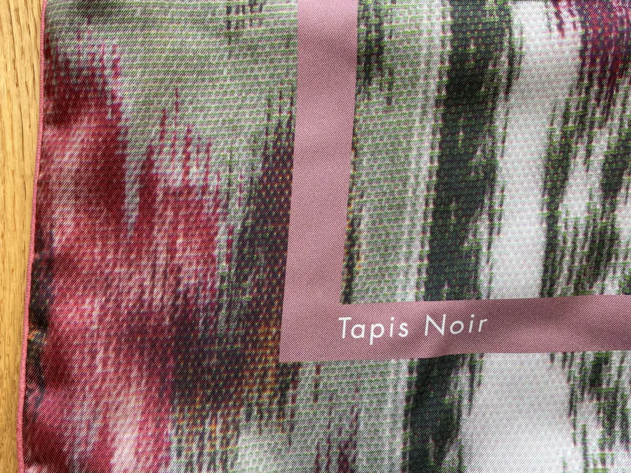 Billede 2 - Tapis Noir stort, smukt silketørklæde 