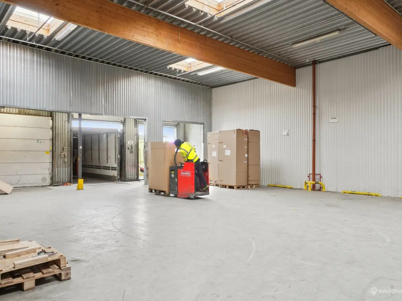 Billede 10 - Højloftet lager med lille kontor og god tilgængelighed