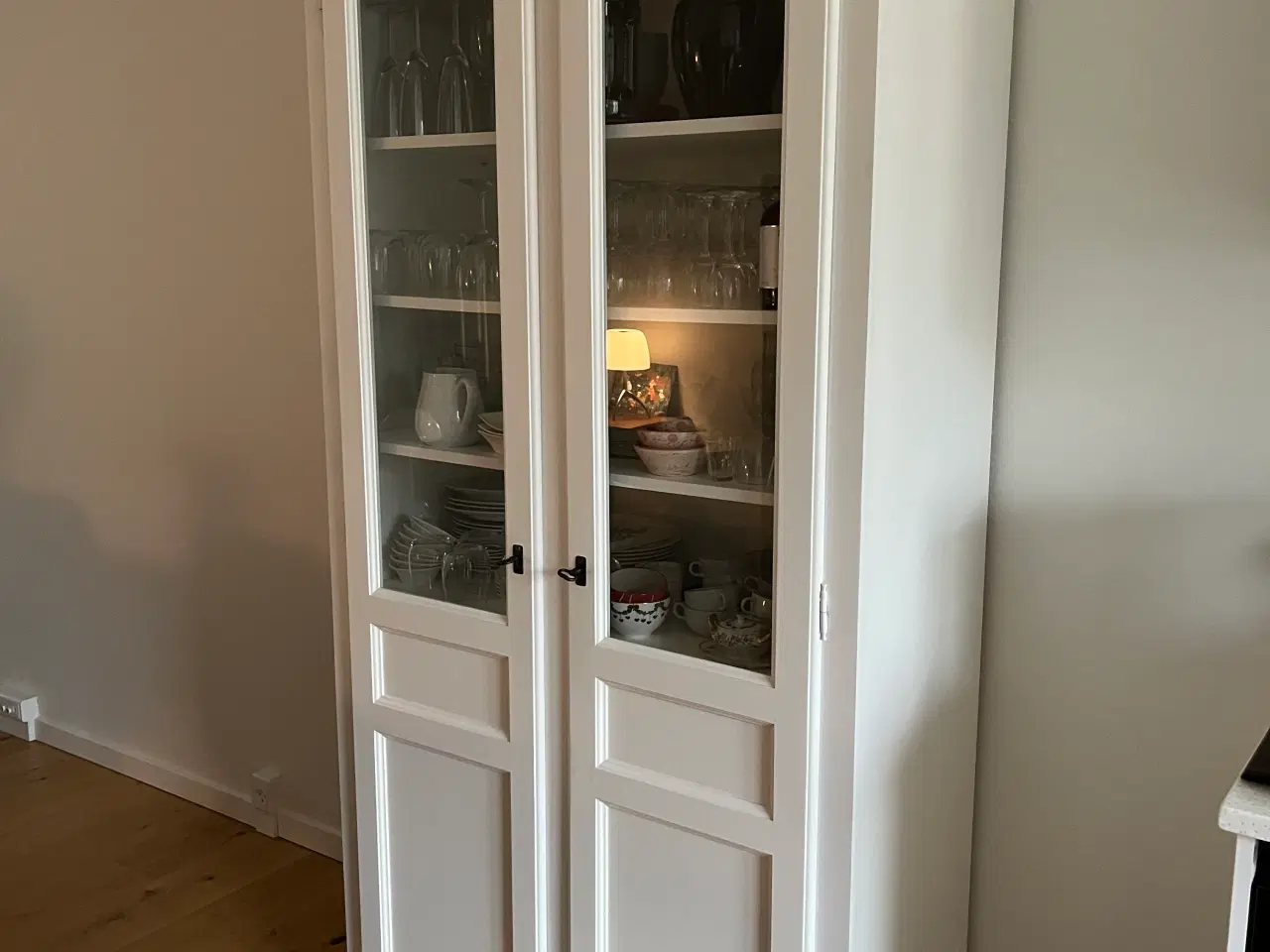 Billede 2 - Florence vitrineskab fra Zanz Furniture