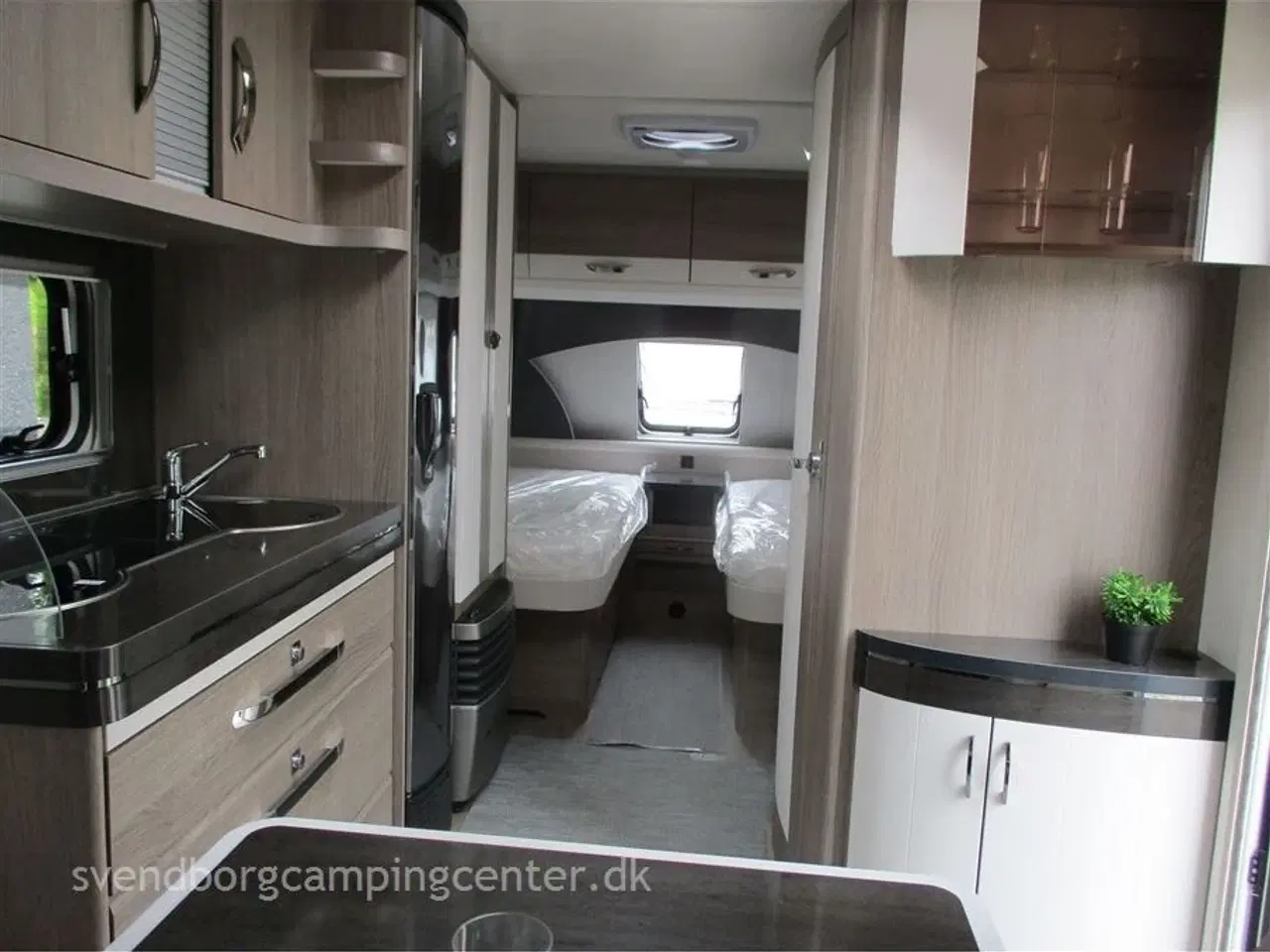 Billede 10 - 2022 - Hobby Prestige 540 UL   Der medfølger en Truma smart A mover inkl. Batteri, Lader og montering.