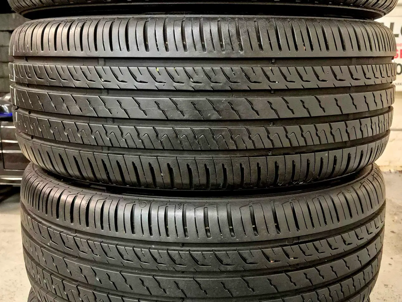 Billede 3 - SKODA 18" ORIGINAL ALUFÆLGE MED NYE SOMMERDÆK 5x11