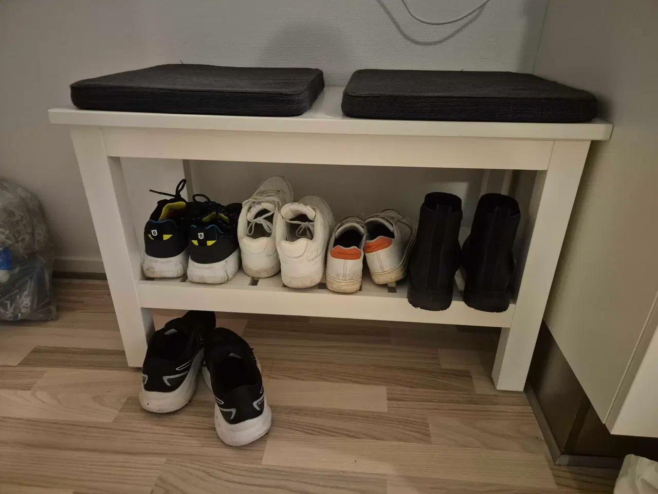 Billede 1 - Hvid skobænk / entremøbel fra Jysk