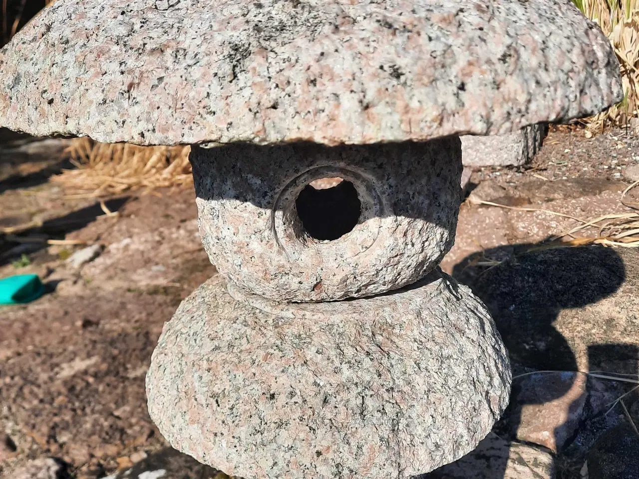 Billede 3 - Granit fuglefoderhus 