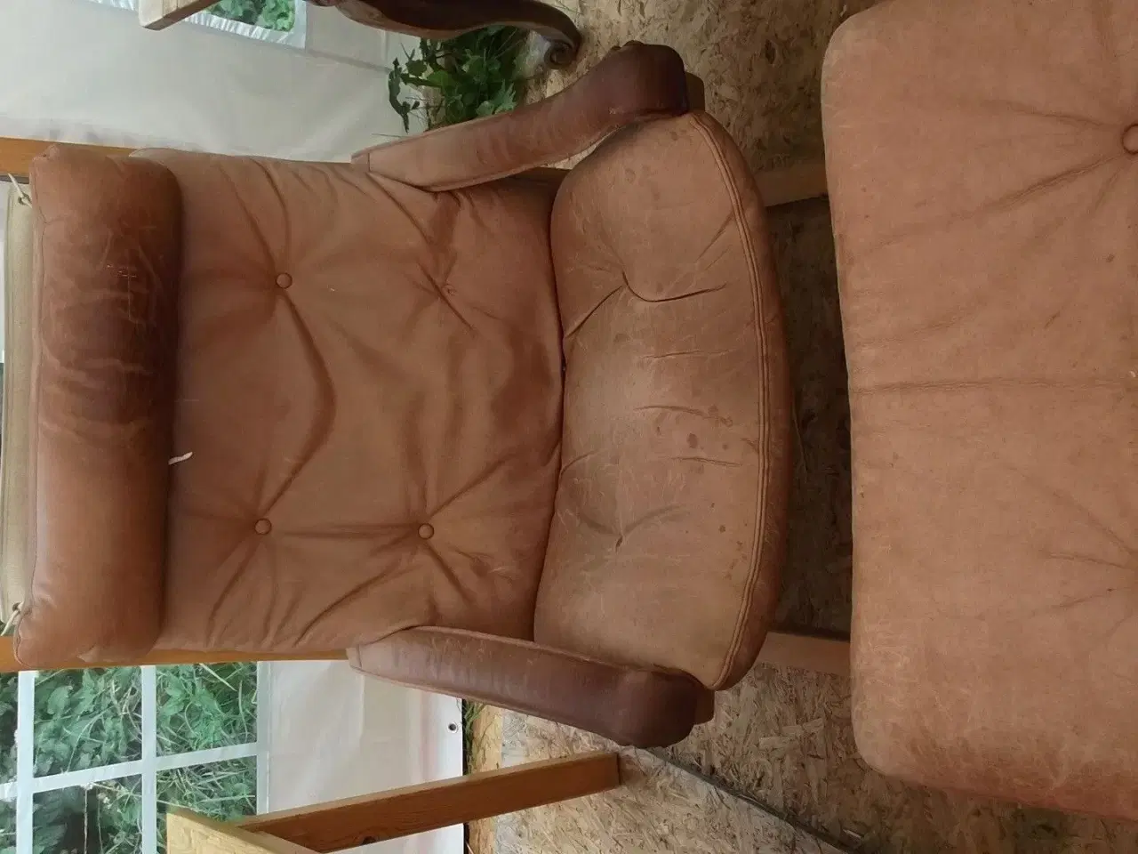 Billede 1 - Hvilestol i læder med skammel