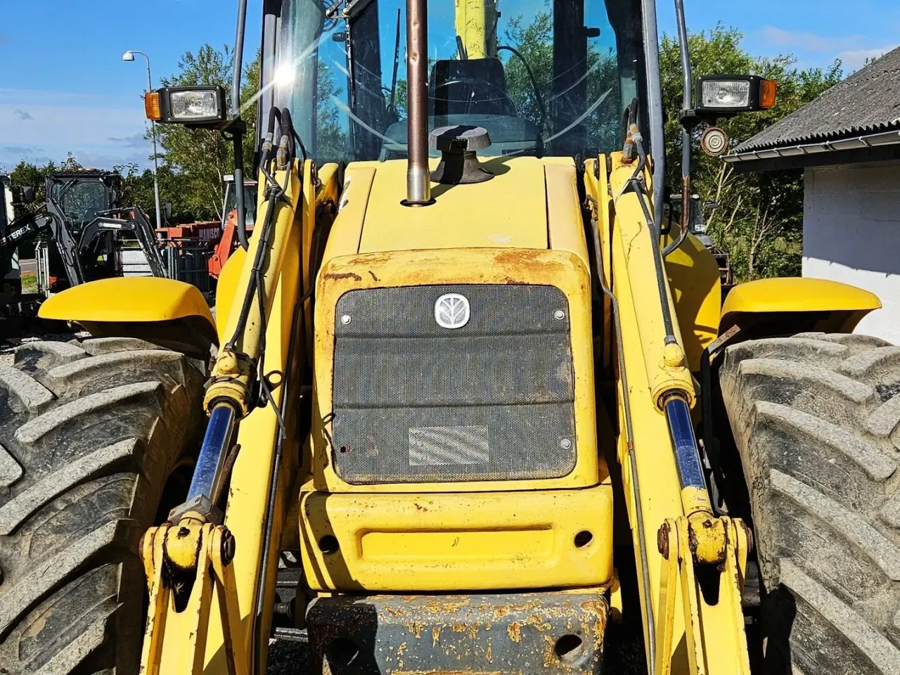 Billede 3 - New Holland LB115-4PS / skovlsæt / hydraulisk udskud / 6700 timer