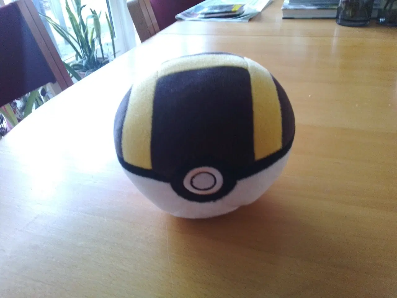 Billede 9 - 4 figurer, kugle og yoyo og 7 bamser