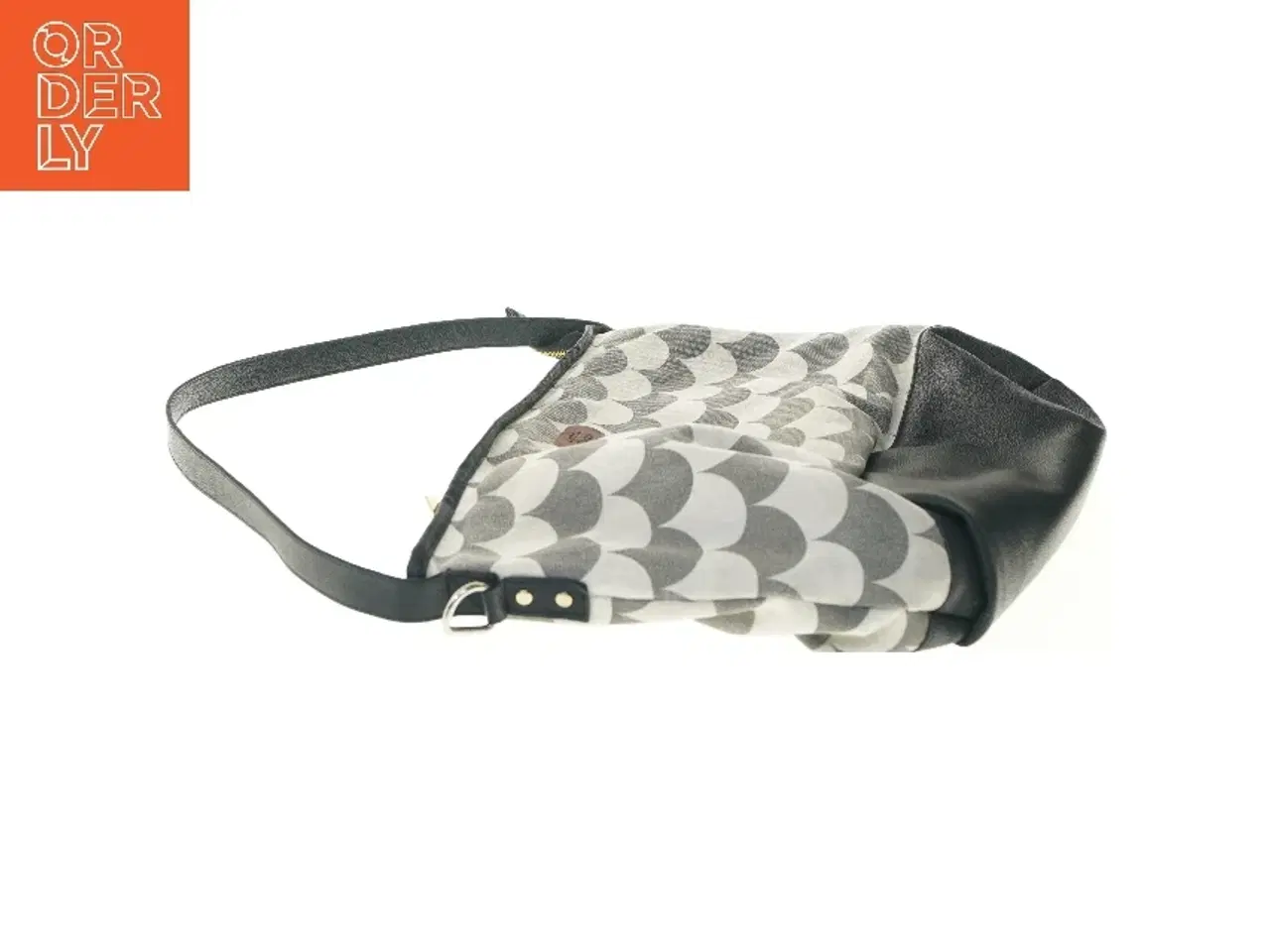 Billede 3 - Pusletaske i stof med mønster fra Petite Cherie (str. 43x33 cm)