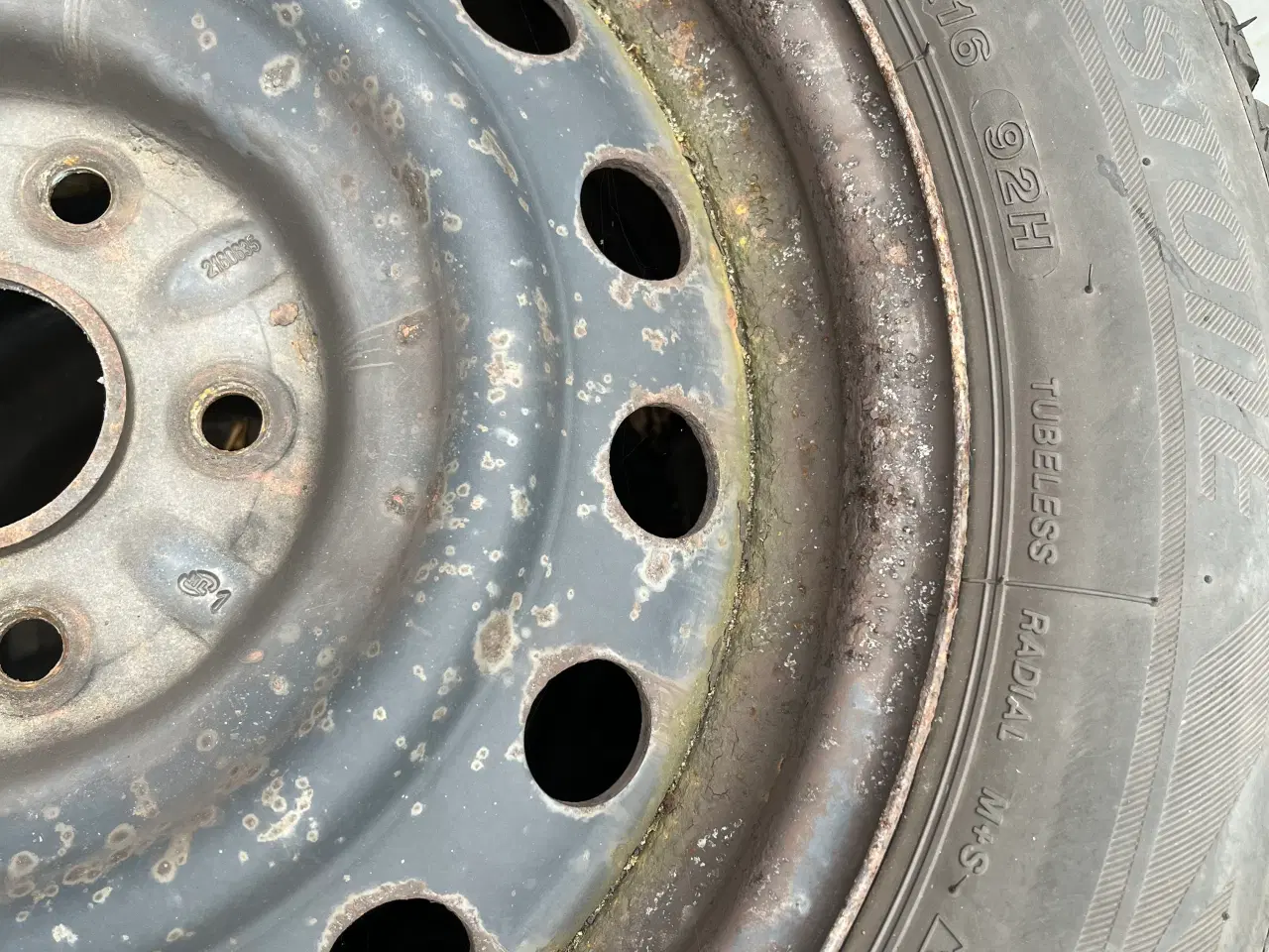 Billede 2 - Vinterdæk på stålfælge med Tpms ventiler
