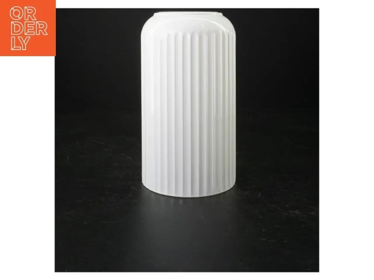 Billede 2 - Hvid porcelænsvase fra Lyngby (str. 20 cm)
