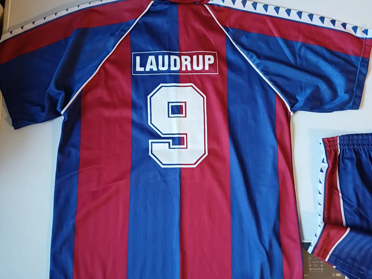 Billede 4 - F.C. Barcelona sæt med rygmærke Laudrup 9