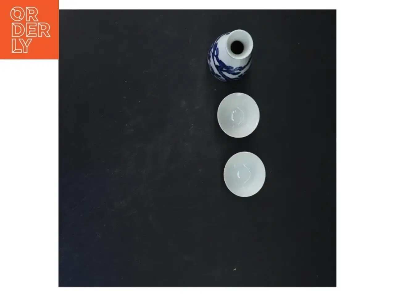 Billede 2 - Sake flaske og kopper (str. 13 cm)