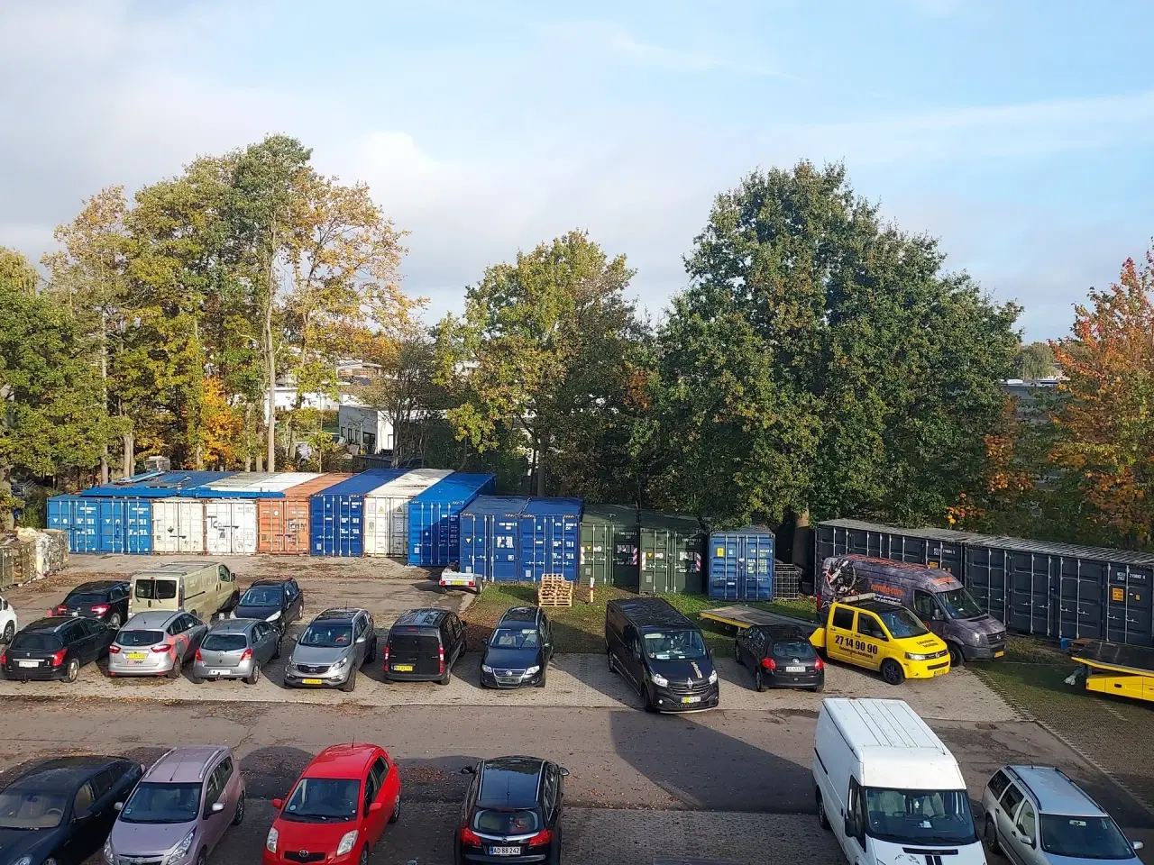 Billede 47 - AUTOVÆRGSTED eller LAGER med store Port. Centralt beliggende ved 2 motorvejstilkørsler. Stort udeareal til præsentation af biler.