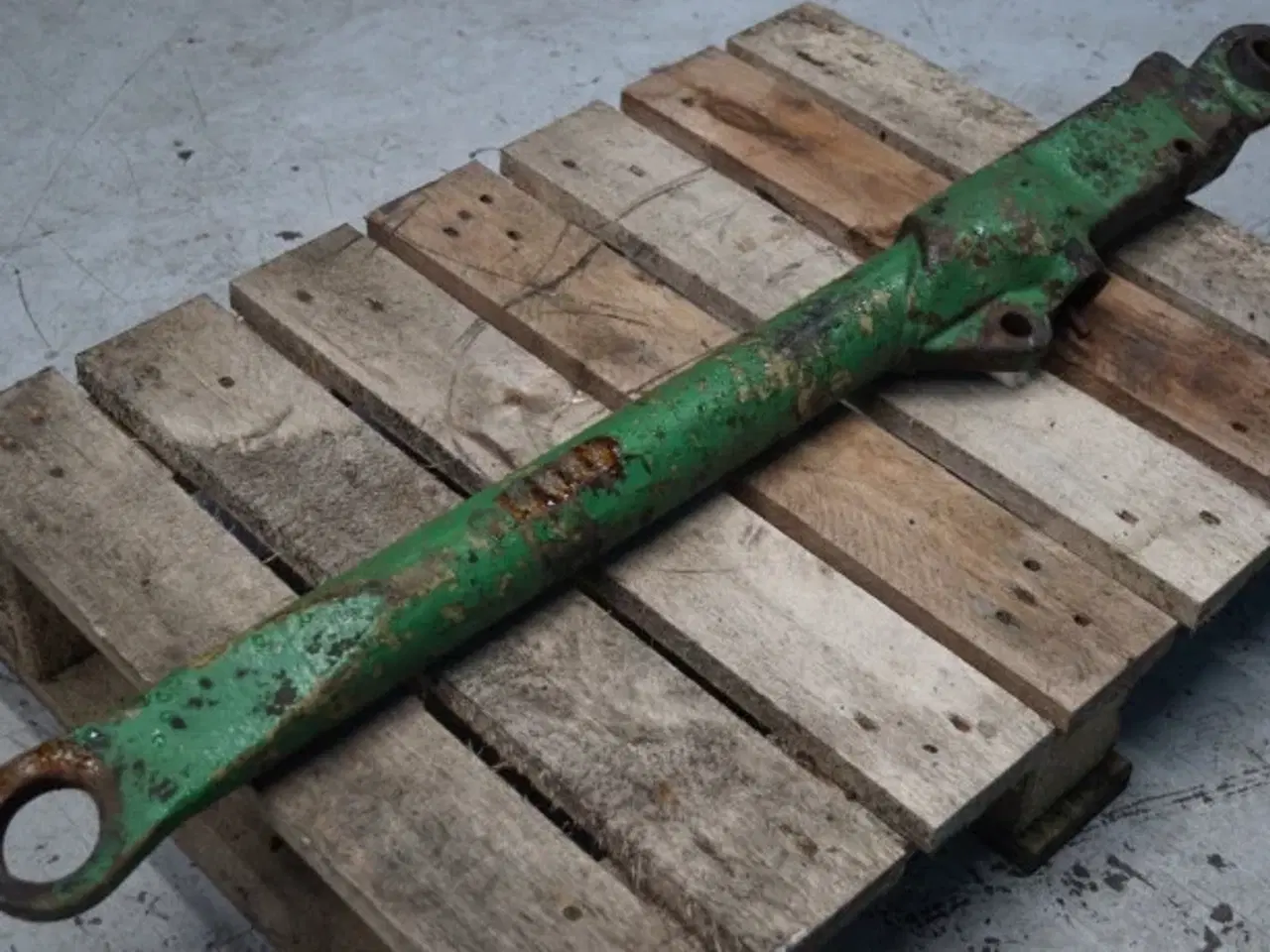 Billede 4 - John Deere 4040 R.H. Liftarm AR80666