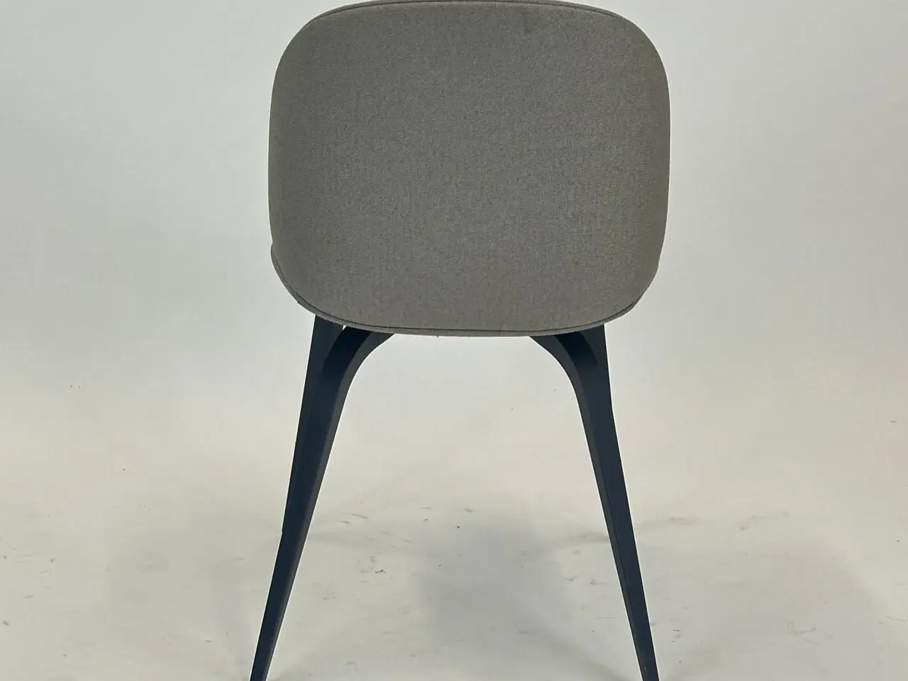 Billede 5 - GUBI | Beetle Chair (Lysegrå)