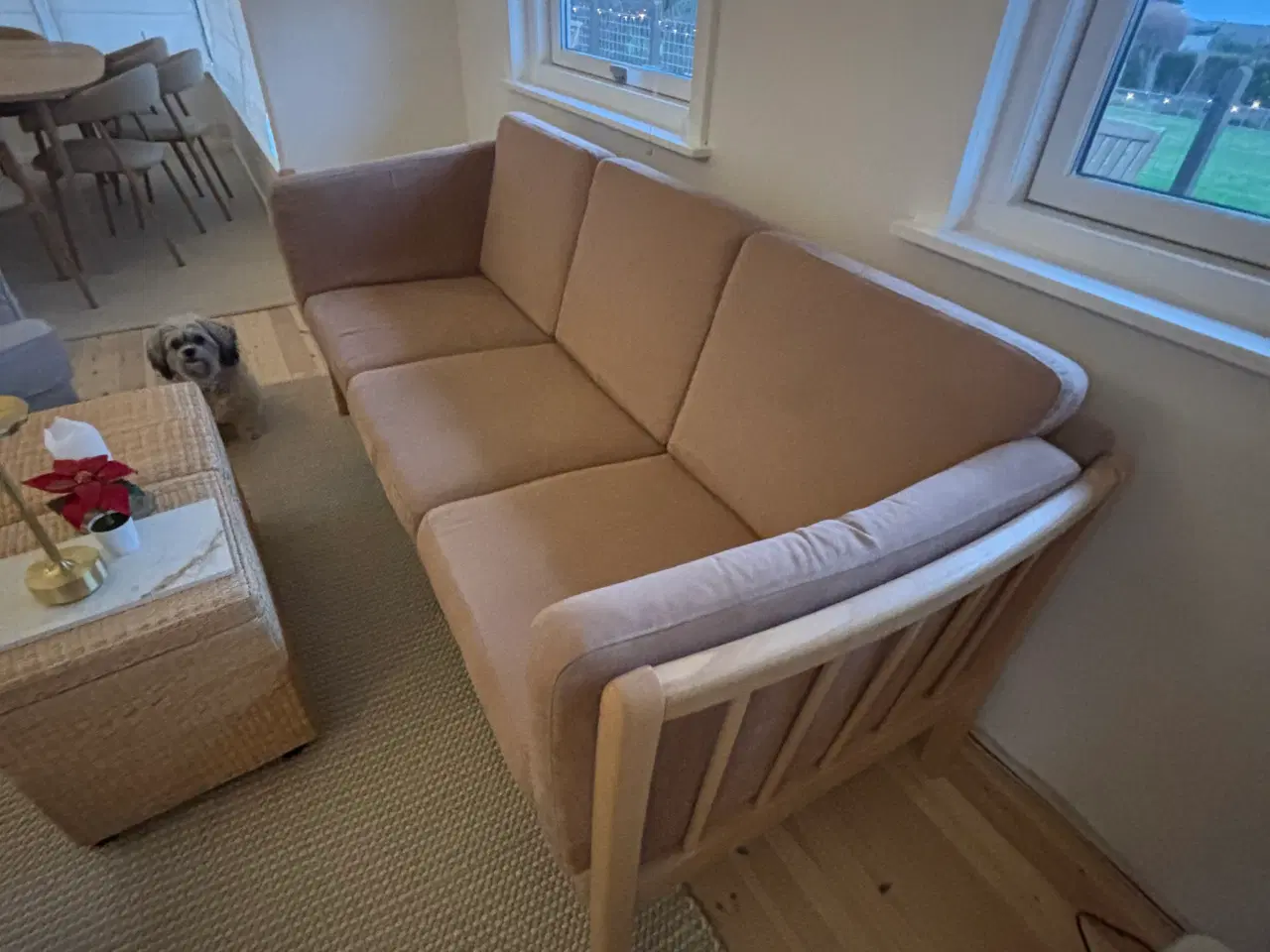 Billede 2 - Lakeret bøg tremme sofa