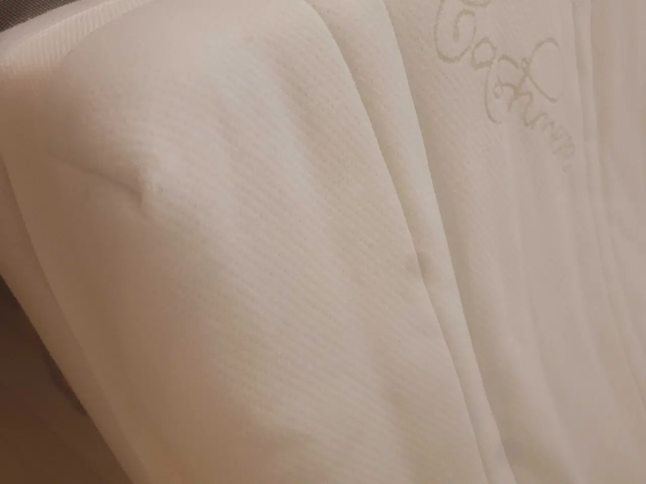 Billede 5 - lyserød jernseng