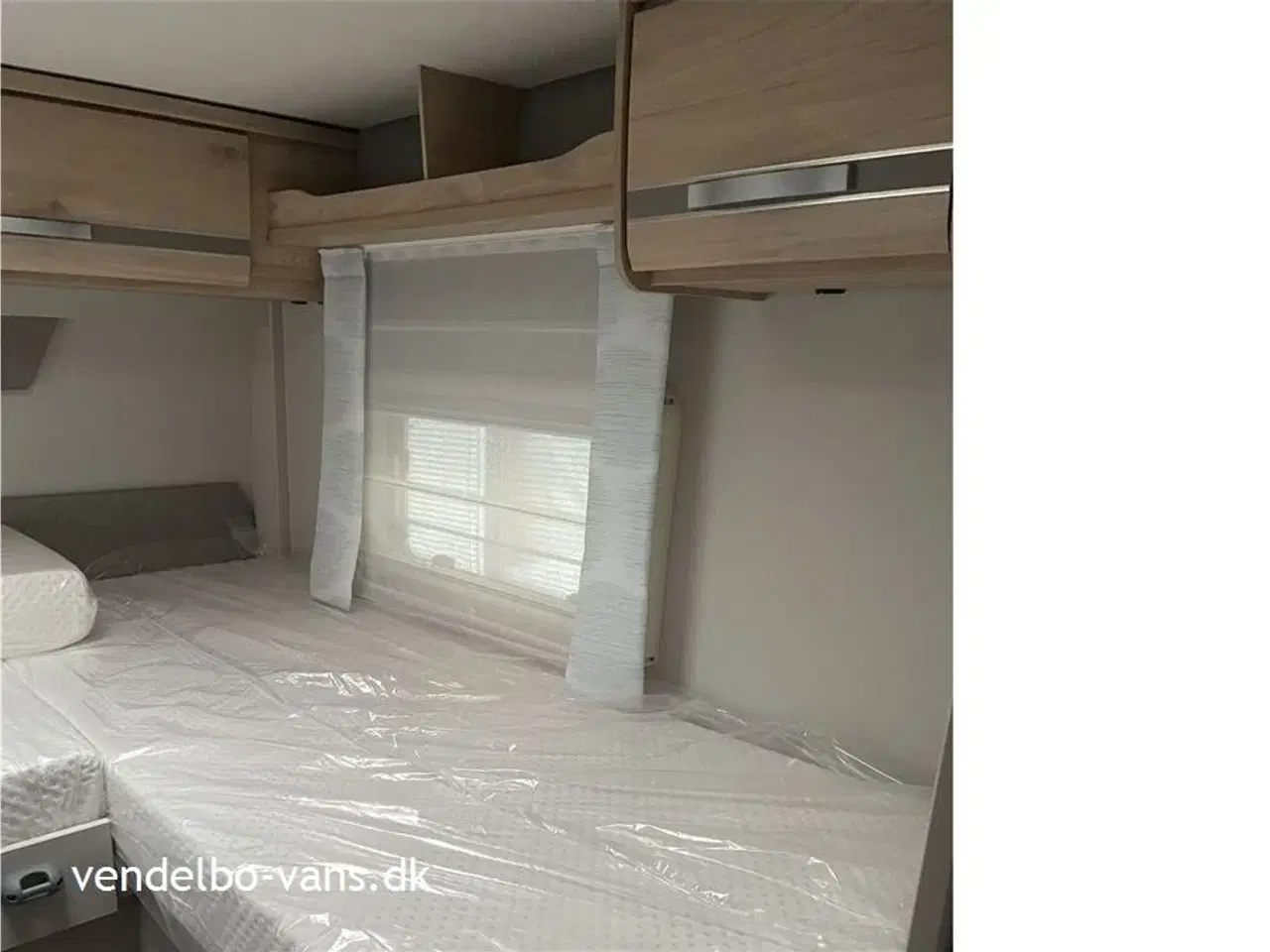 Billede 13 - 2023 - Dethleffs Pulse Classic T 7051 EB   Luksuriøs camper med enkeltsenge og stor garage