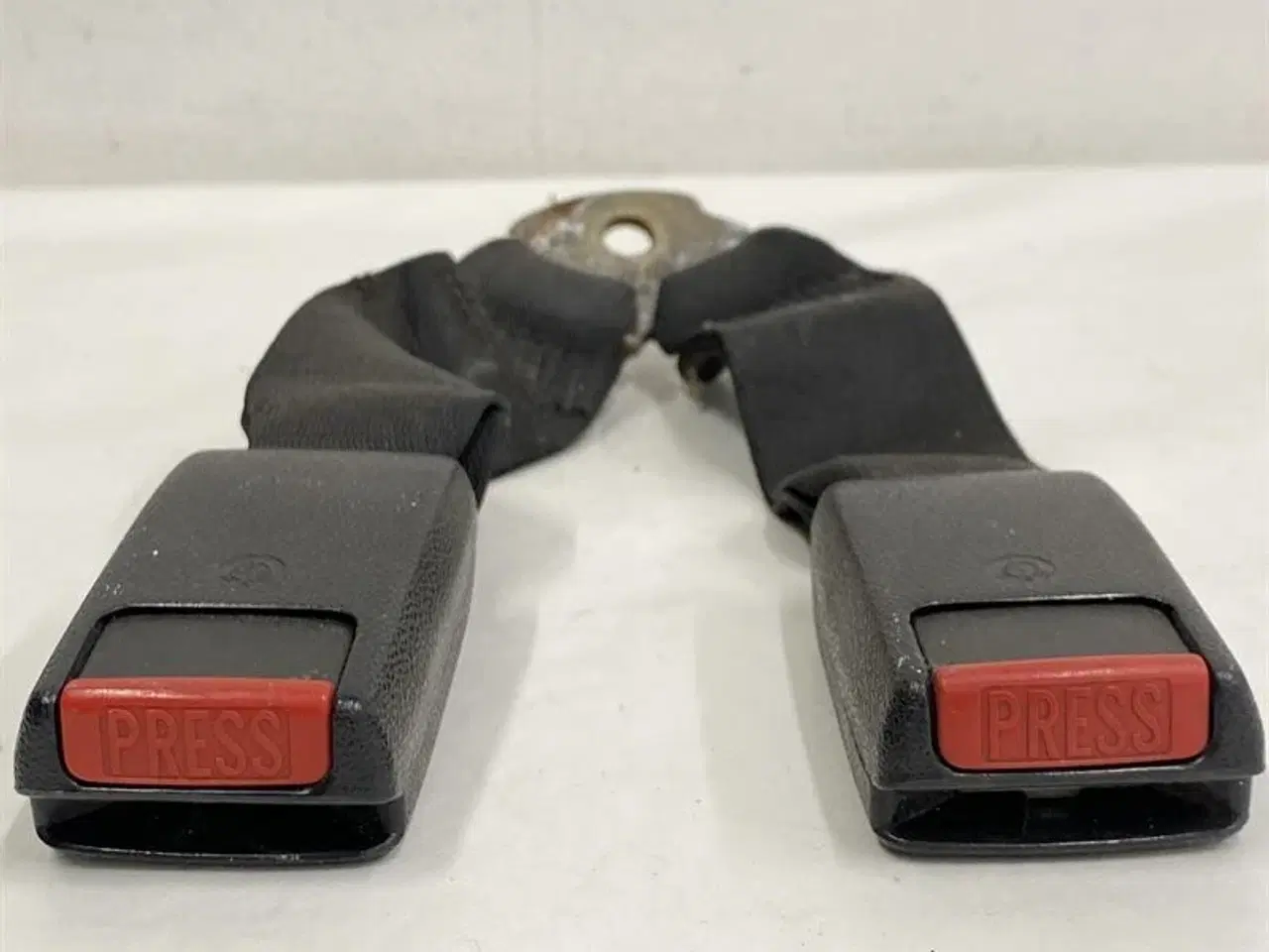 Billede 2 - Sikkerhedssele bund bag dobbelt lås -Sort- T00365 BMW E30