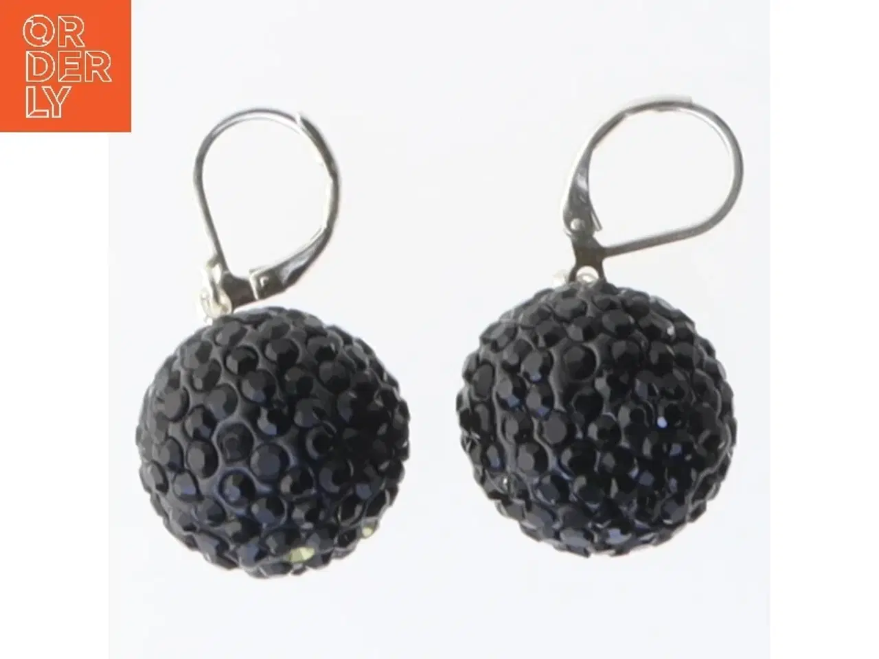 Billede 1 - Øreringe med sorte kugler (str. 35 mm)