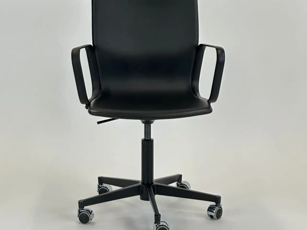 Billede 3 - Butterfly Swivel High fra Magnus Olesen (Krom hjul)