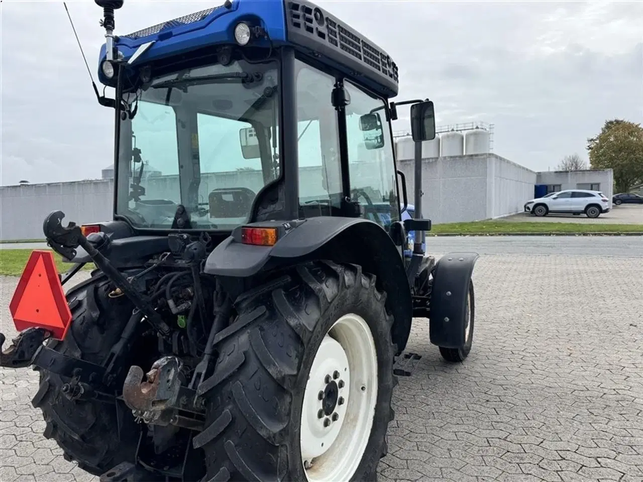 Billede 2 - New Holland T4.100F smalsporstraktor