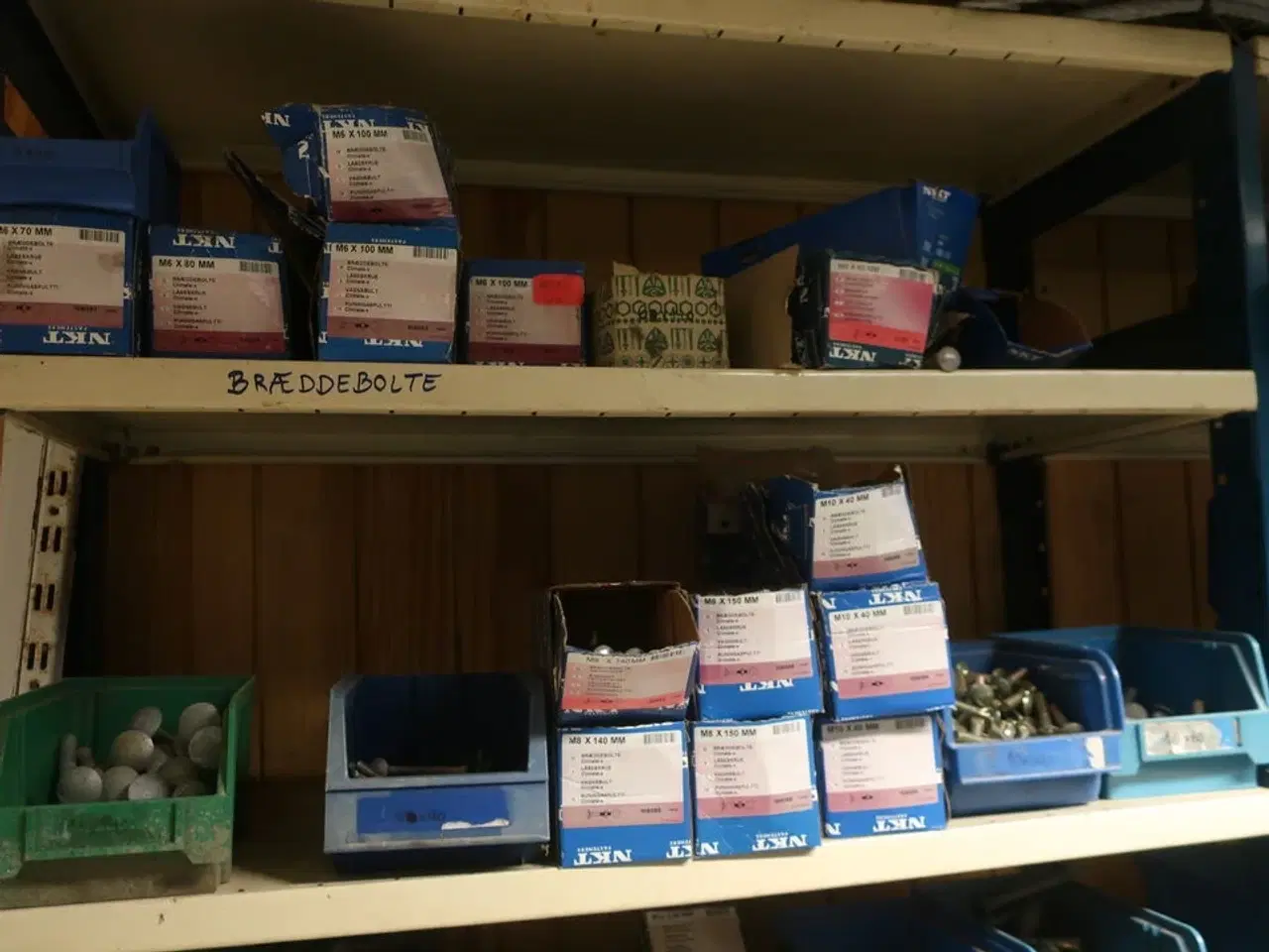 Billede 21 - 4 fag reoler inkl. indhold (se billeder)