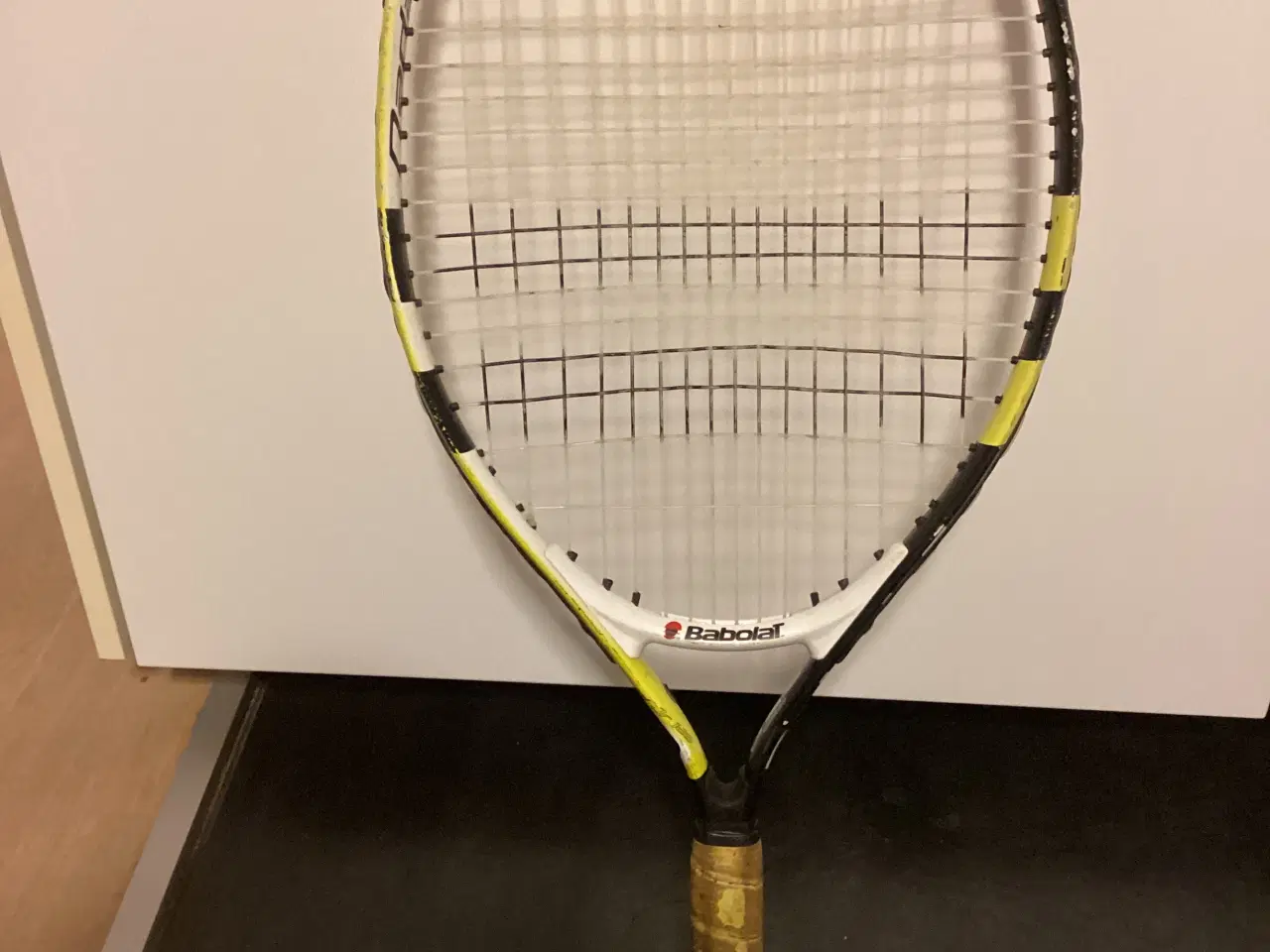 Billede 7 - 2 fine BABOLAT junior tennisketchere. Samlet pris