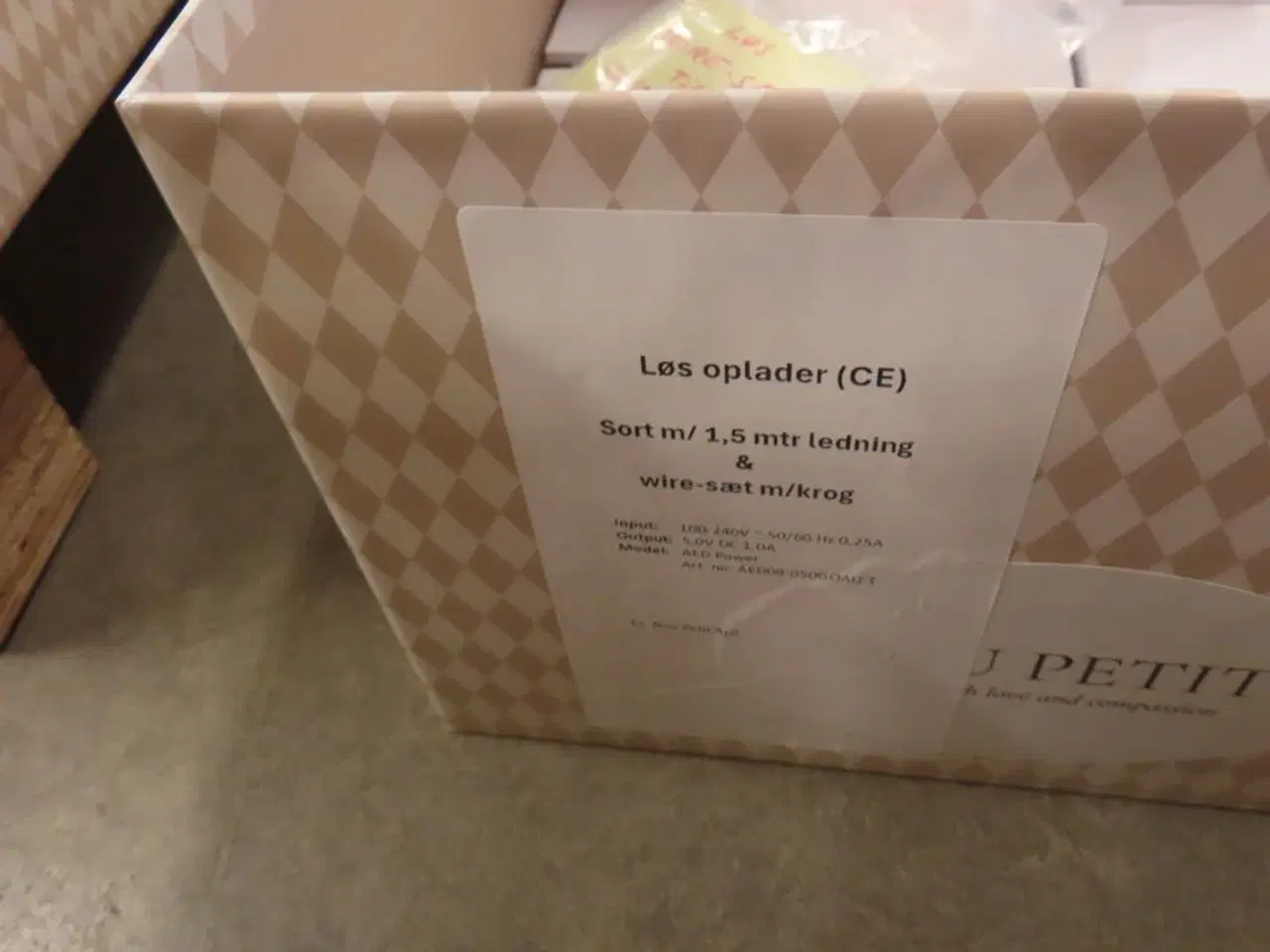 Billede 5 - 2 kasse med oplader