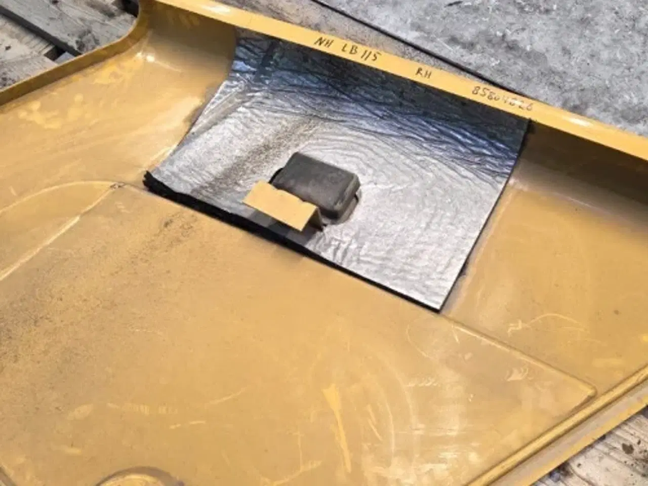 Billede 3 - New Holland LB115B Skærm R. 85804826