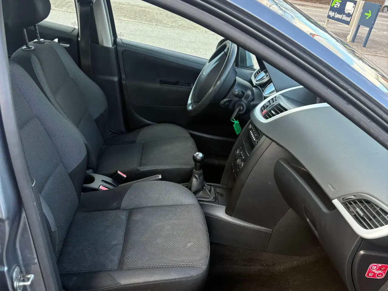 Billede 9 - Peugeot 207 1.6 HDI 99G 90 HK – Årgang 2010