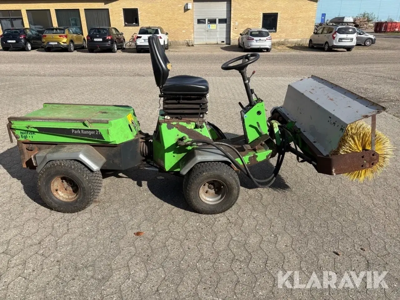 Billede 4 - Redskabsbærer Nilfisk Egholm Park ranger 2150