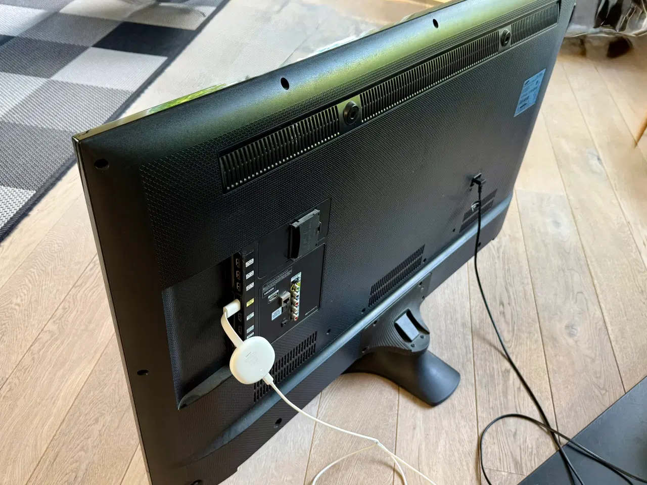 Billede 6 - Fint billigt Samsung 48" TV fladskærm Full-HD 