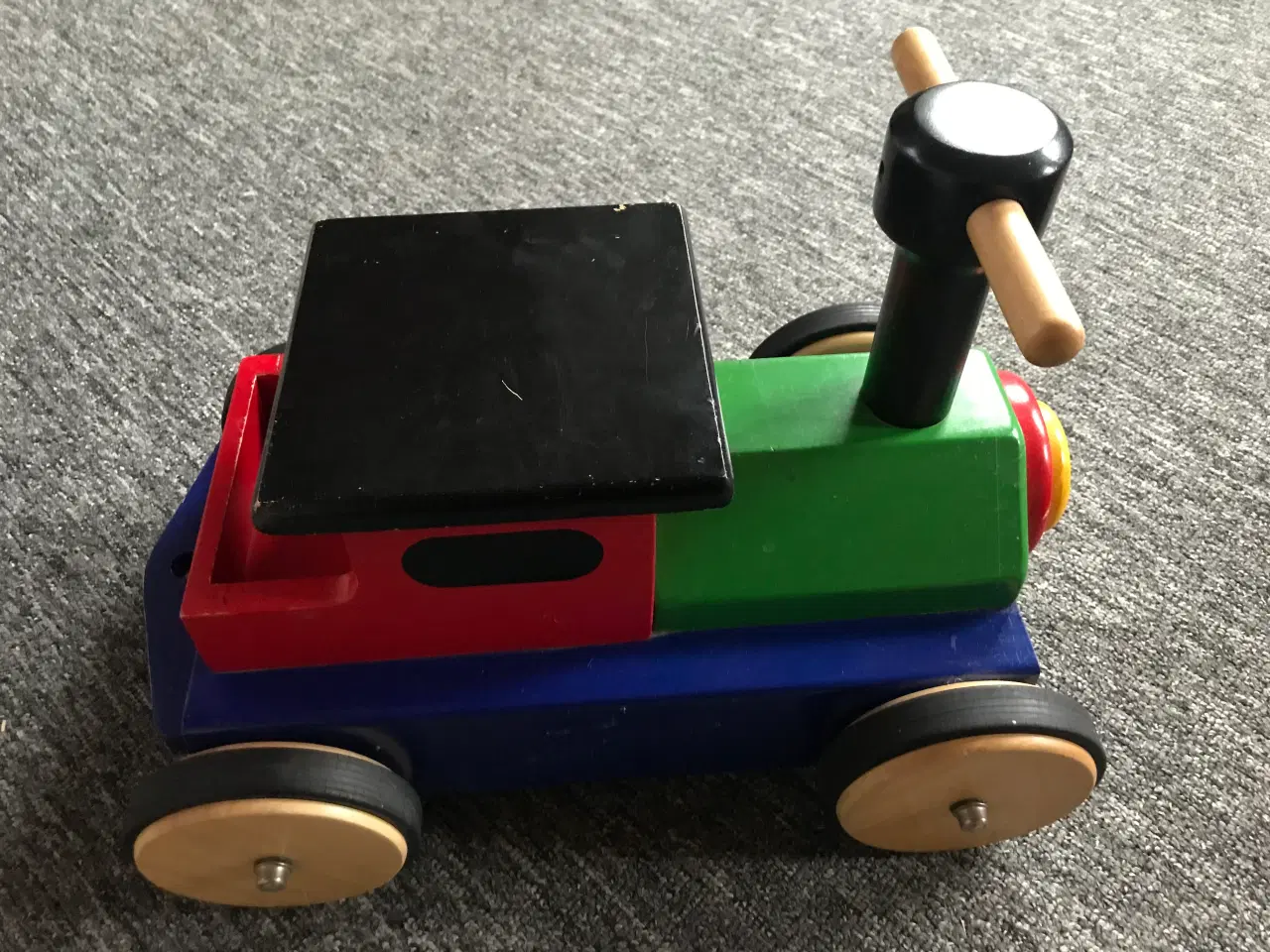 Billede 2 - Gåvogn, lokomotiv med vogn, John Crane Toys