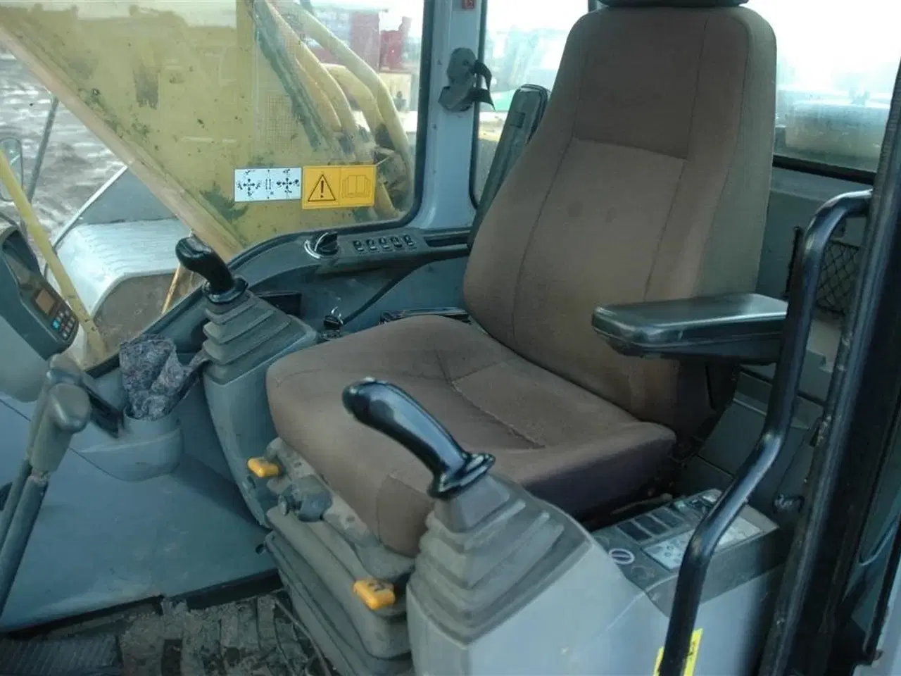 Billede 14 - New Holland E 265 LC