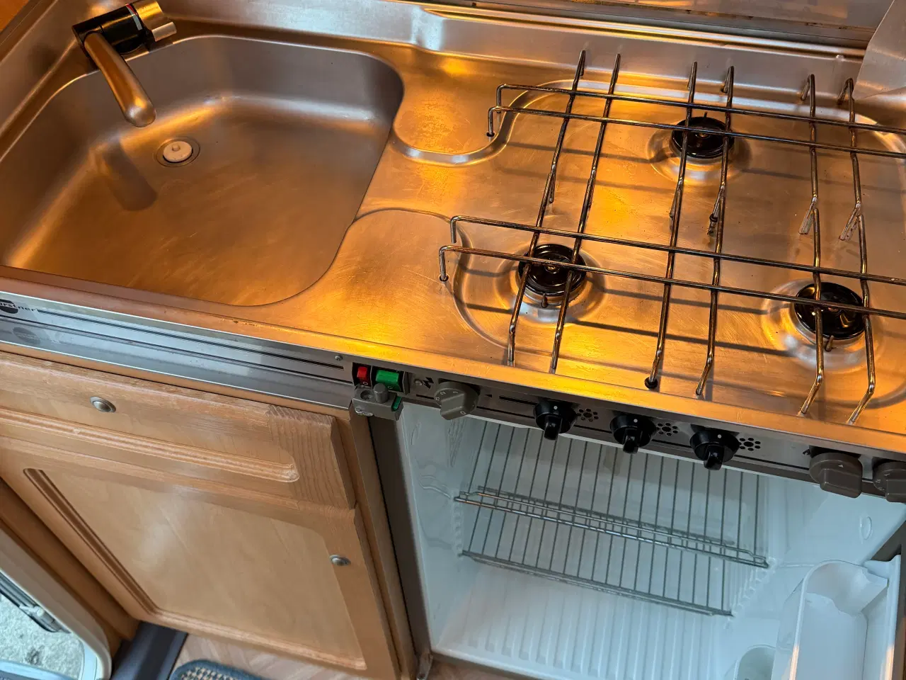 Billede 15 - 2001 Burstner Ventana 400 TS / AirCon/ Fortelt