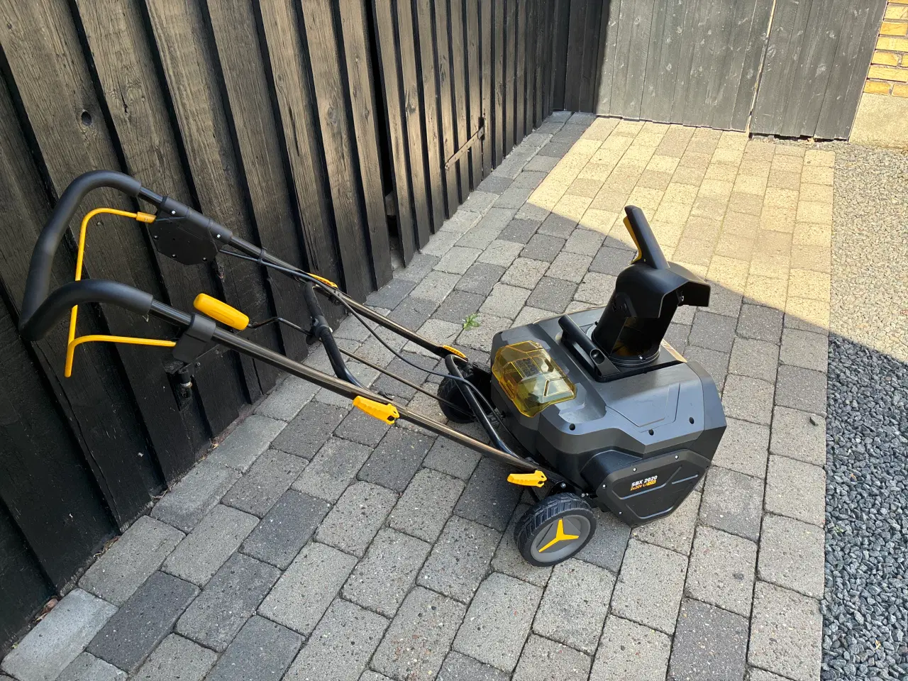 Billede 1 - Snerydder med batterier og hurtiglader
