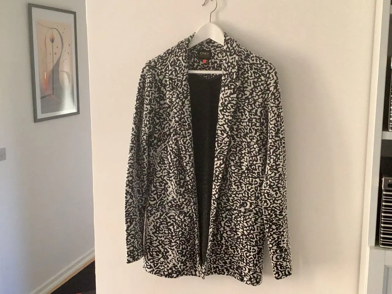 Billede 9 - kjoler, jakke og Ruskindsbukser bl.a. Masai 