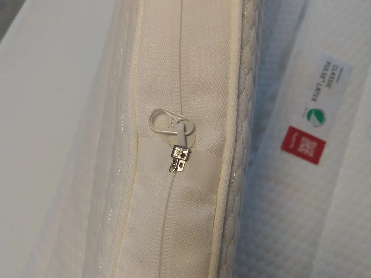 Billede 10 - 3 stk. Viva Lux SENGE m/magasin 90x210 - som nye!