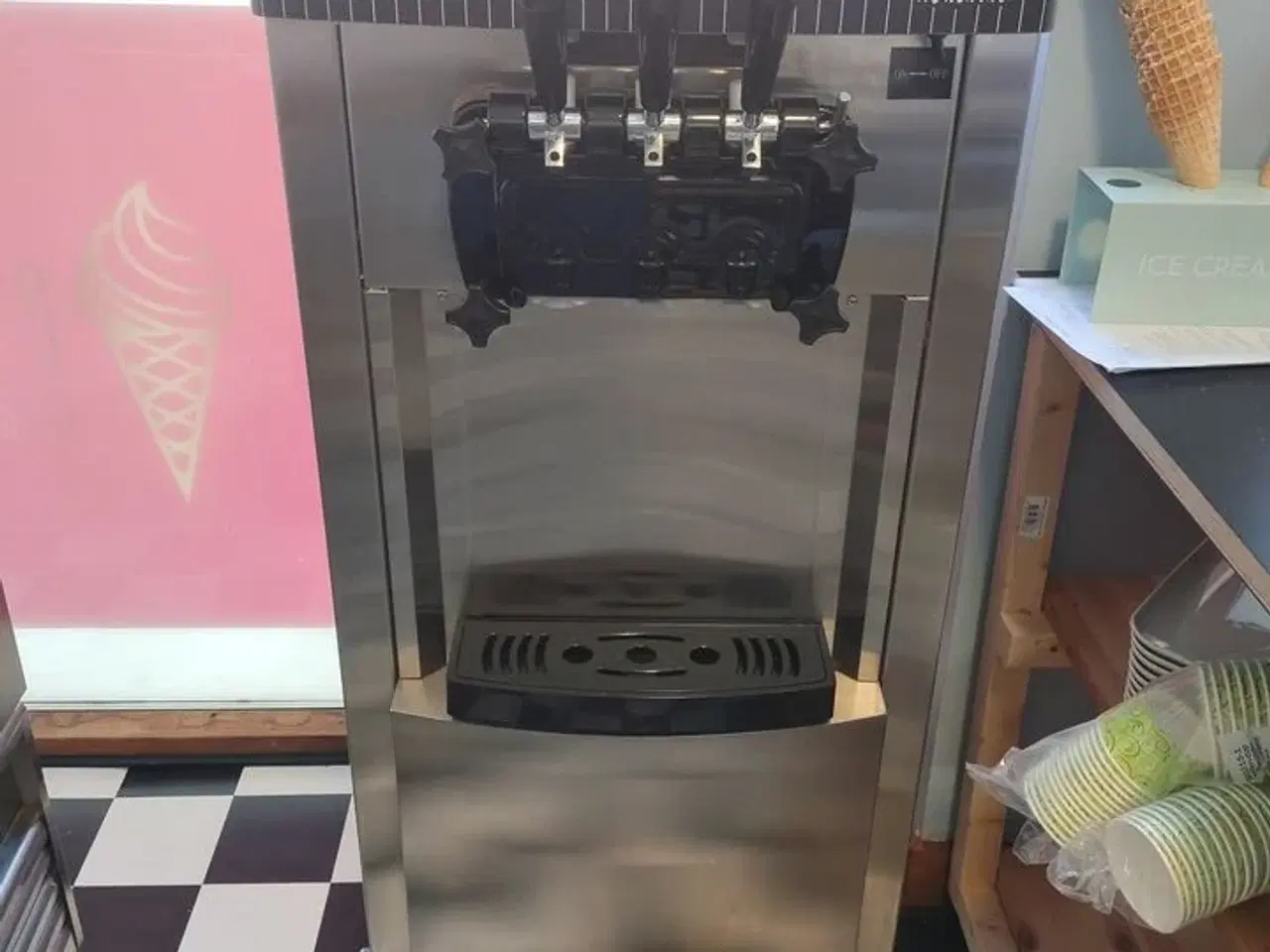 Billede 1 - SoftIce maskine. Se tekst.  VEVOR