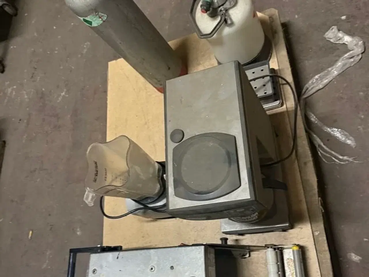 Billede 1 - Kulsyreflaske. Fadølsskylletank. Bonomat kaffemaskine mm. (MOMSFRI)