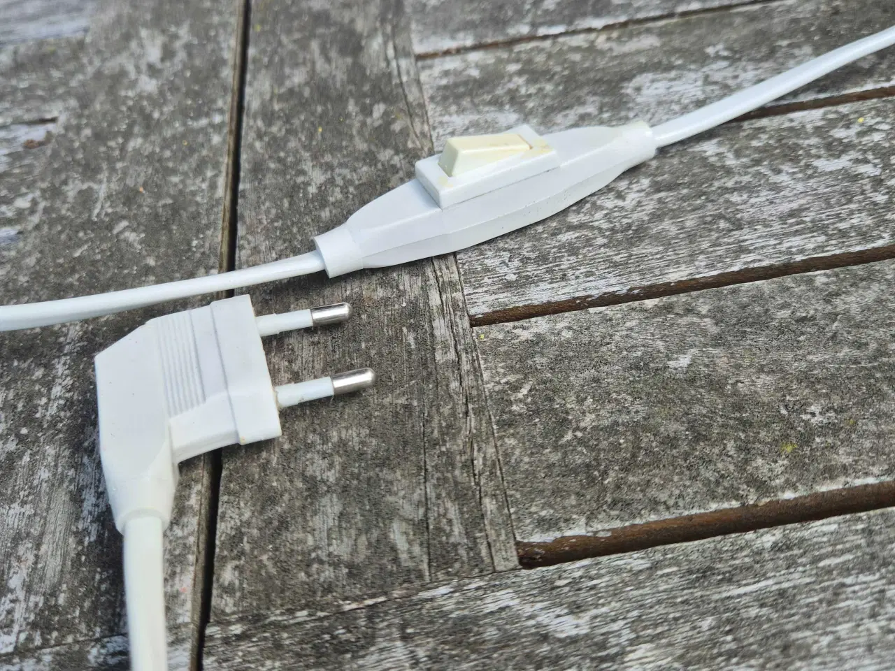 Billede 10 - Velholdt rød magnetlampe