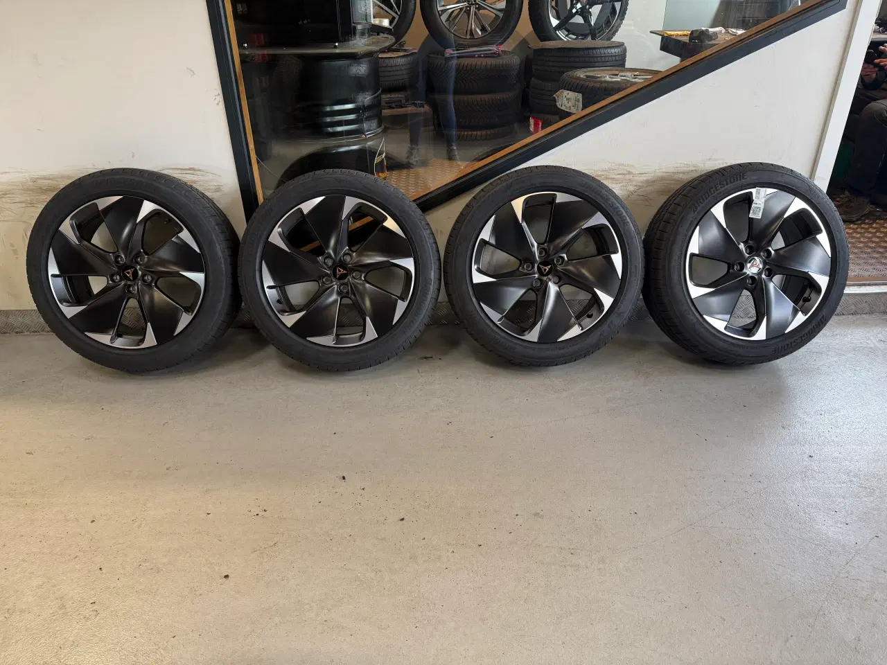 Billede 1 - Nye originale 19” cupra born fælge med dæk