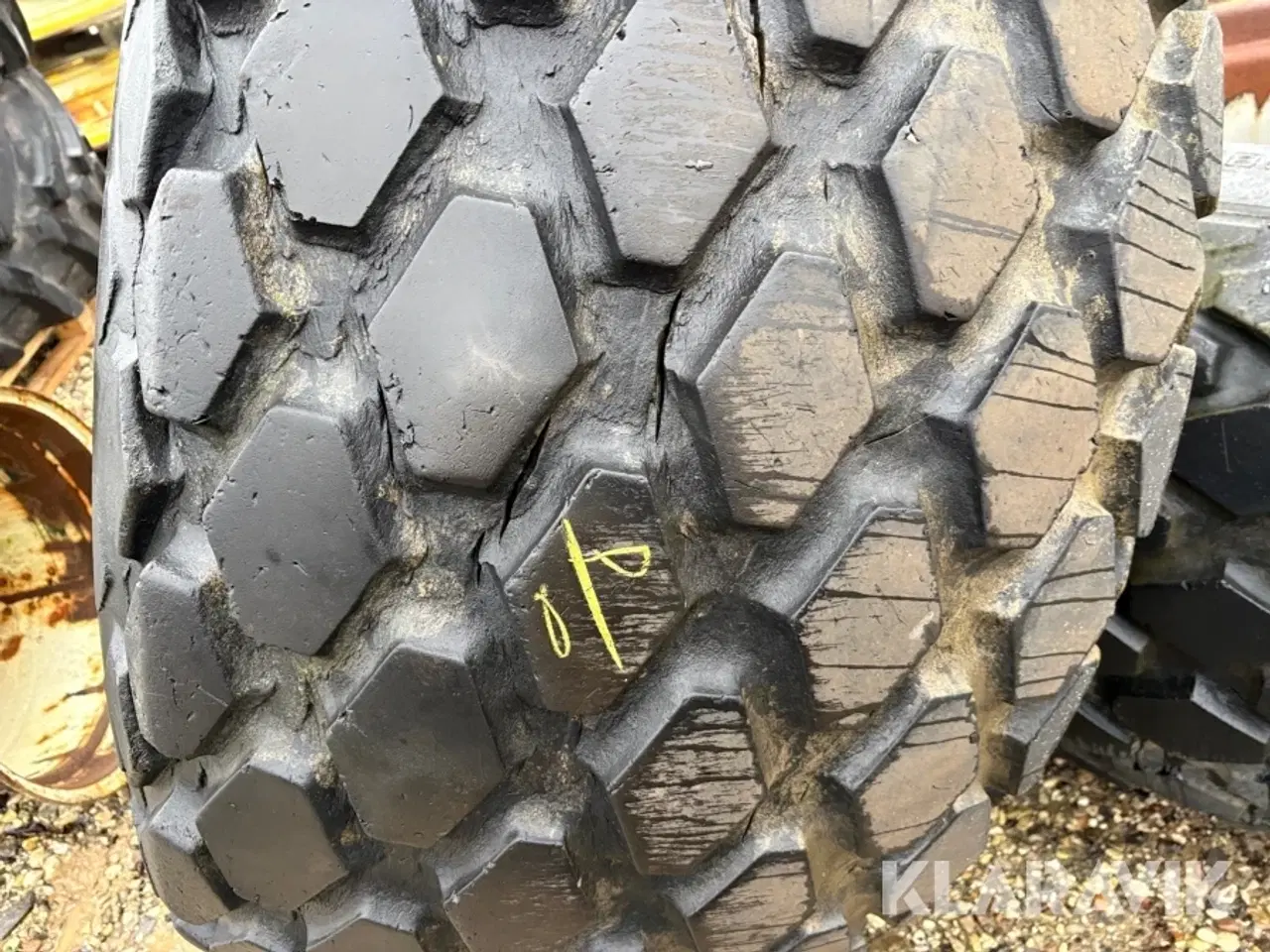 Billede 8 - Landbrugsdæk + følg Alliance 28L-26 A-330 B-61 - 2 styk