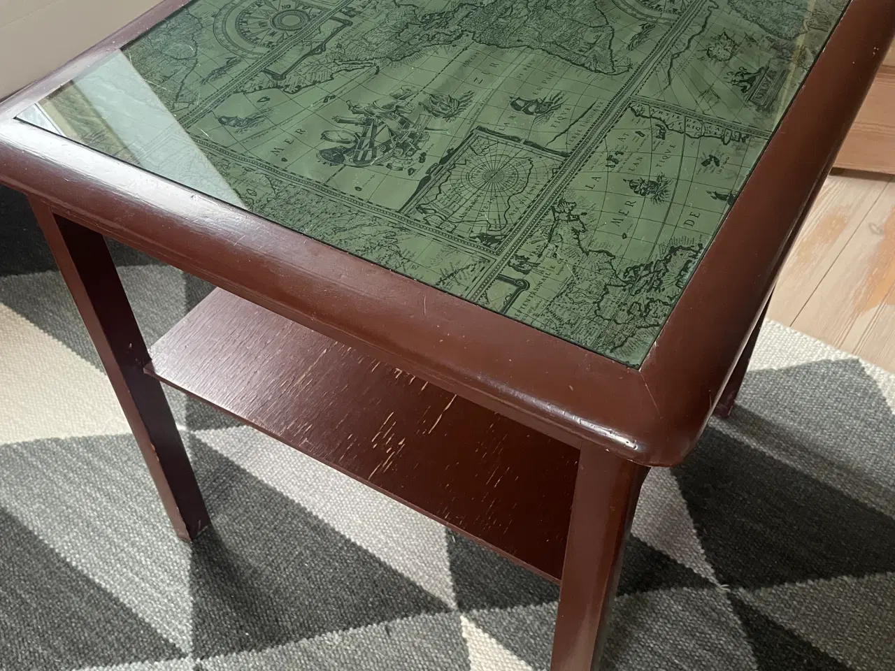 Billede 1 - Flot ældre hjørnebord 