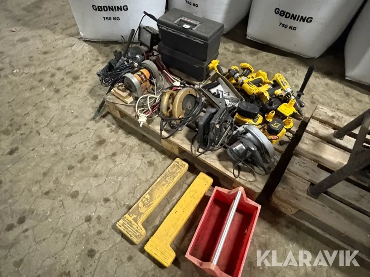 Billede 1 - Assorteret håndværktøj - 1 palle