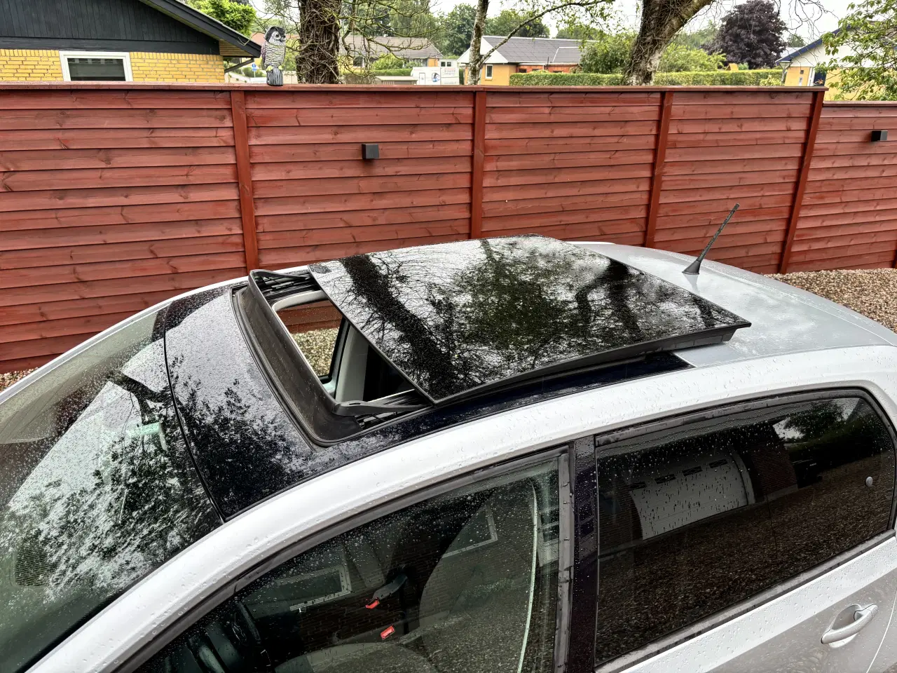 Billede 2 - VW Up 1.0 med panorama soltag