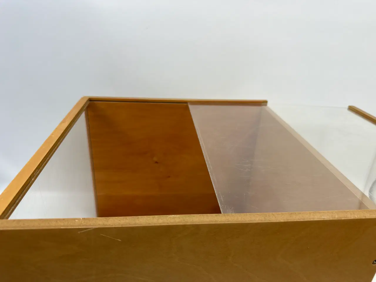 Billede 11 - Udstillingskasse i træ m. aftageligt låg