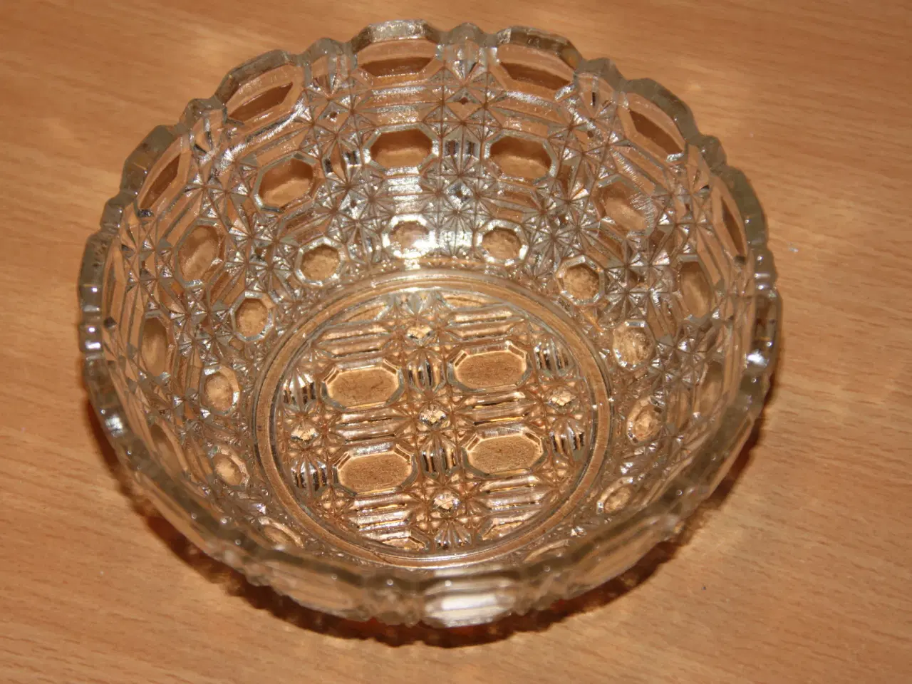 Billede 2 - Glas skål i presset glas  diam 13,5 cm