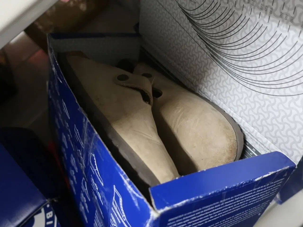 Billede 6 - Alt indhold i reoler