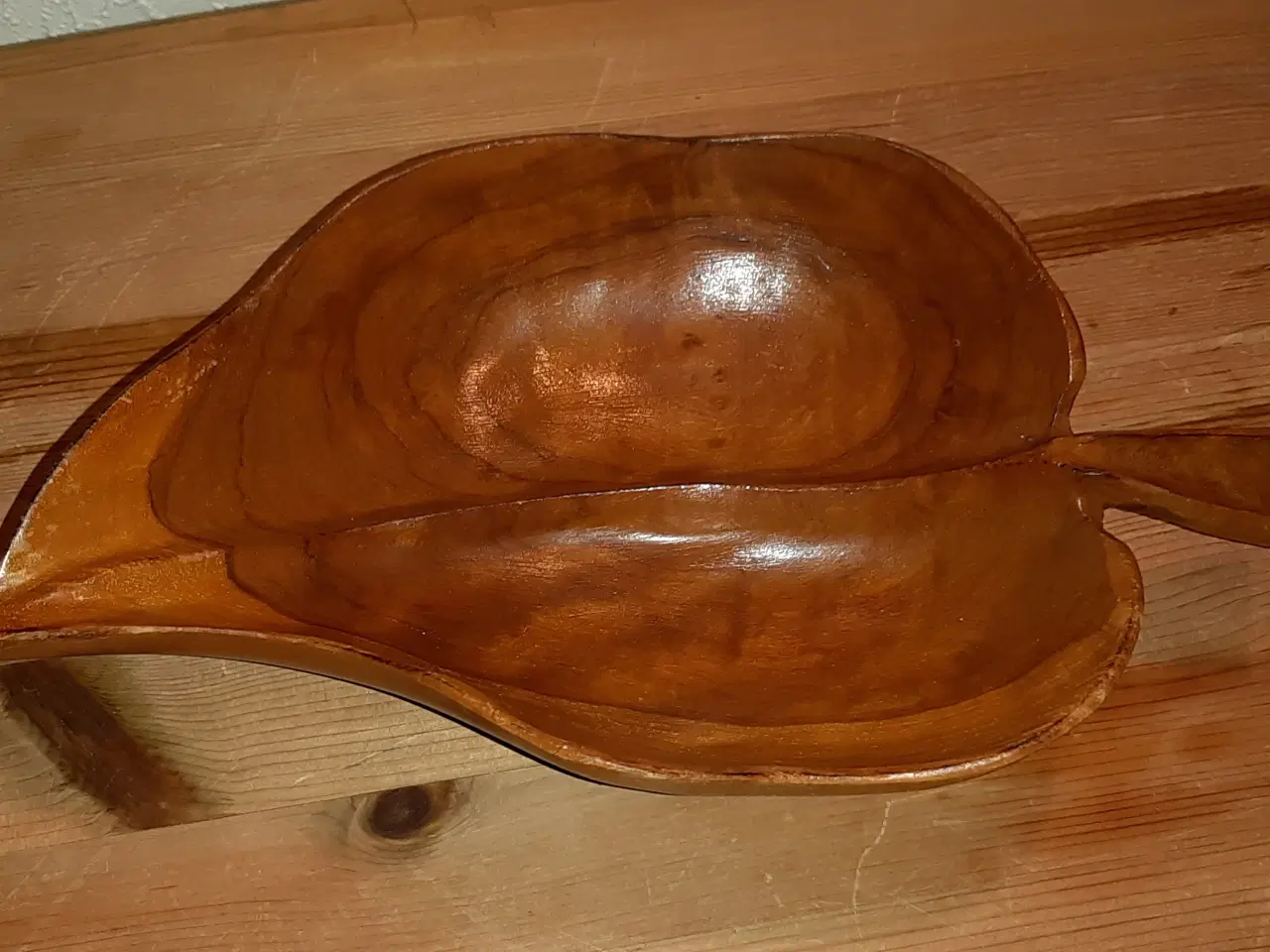 Billede 3 - Træ ting og 2 stk. glas hjørnehylder.